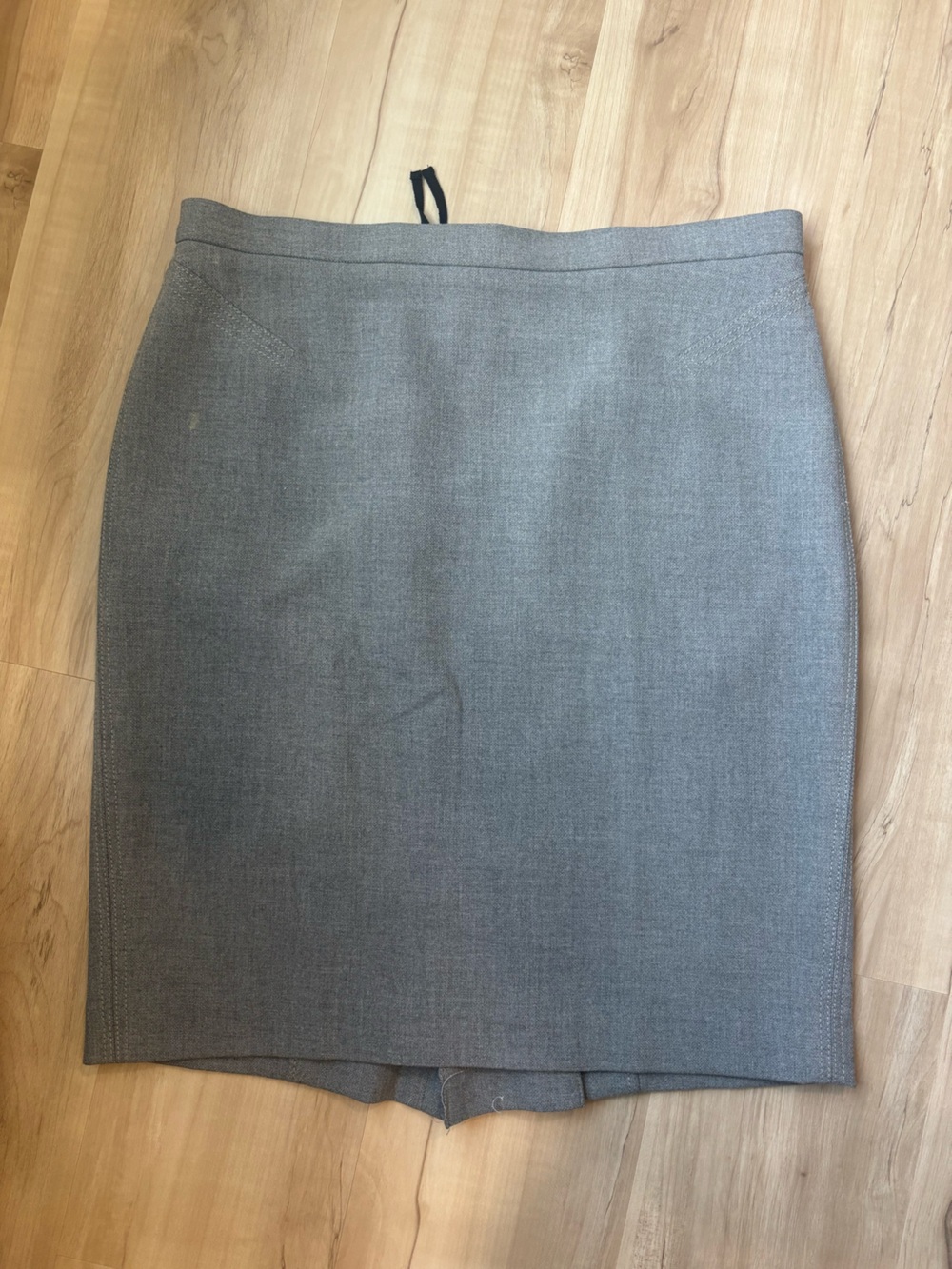 great condition - loft pencil skirt - size 10